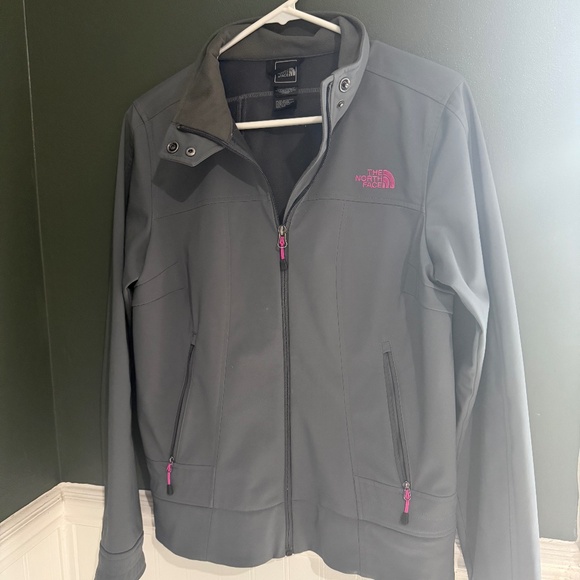 The North Face Women’s Jacket - Picture 1 of 3